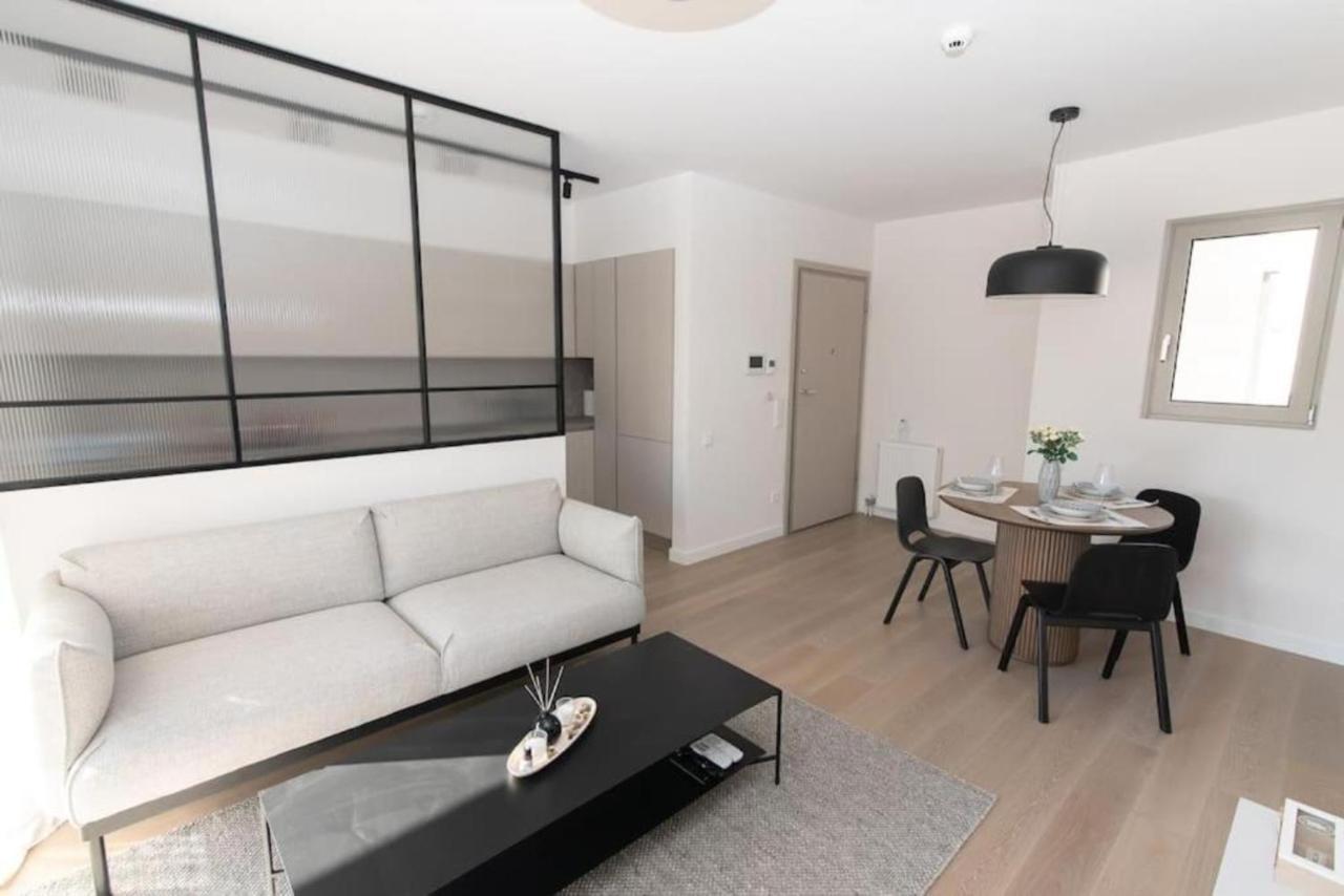 Modern Apartment Close To Athens City Center Exterior photo