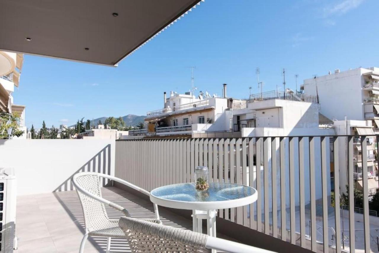 Modern Apartment Close To Athens City Center Exterior photo